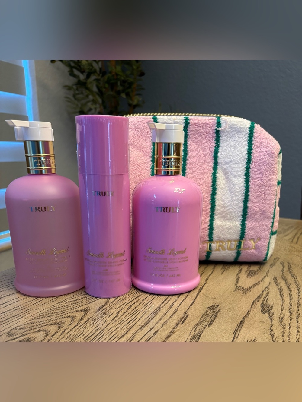 TRULY Smooth Legend 4-Pc Body Care Set NWT